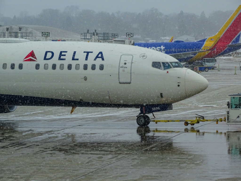 Delta Flight DL275 diverted LAX